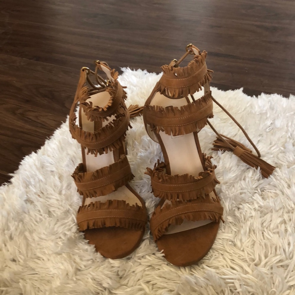 NWOT! Guess shoes